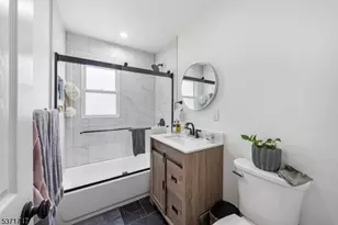 25 Evelyn Ct, Maplewood, NJ 07040 - Photo 12