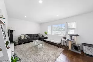 25 Evelyn Ct, Maplewood, NJ 07040 - Photo 4