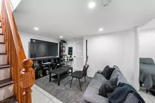 25 Evelyn Ct, Maplewood, NJ 07040 - Photo 22