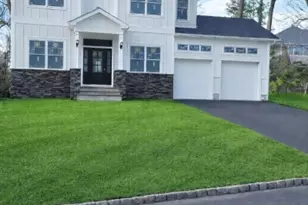 21 Maplewood Dr, Livingston, NJ 07039 - Photo 1