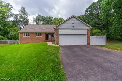 934 Lowden Ave, Union Township, NJ 07083 - Photo 1