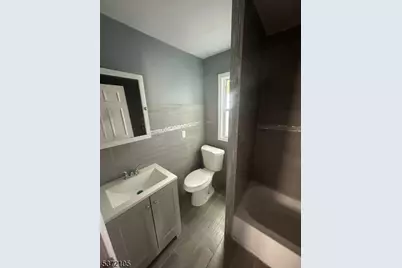 889 S 16th    Unit 2, Newark, NJ 07108 - Photo 8