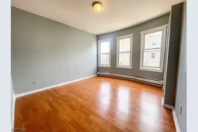 341 16th Ave #2F, Irvington, NJ 07111 - Photo 2