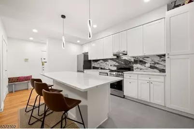 6015 Kennedy Blvd #5A, West New York, NJ 07093 - Photo 2