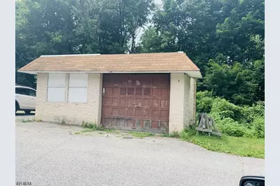 62 King Cole Rd, Hamburg, NJ 07419 - Photo 1