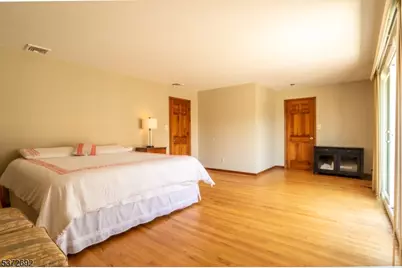 19 Reynolds Ave, Parsippany, NJ 07054 - Photo 10