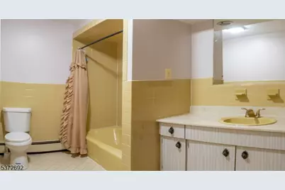 19 Reynolds Ave, Parsippany, NJ 07054 - Photo 4