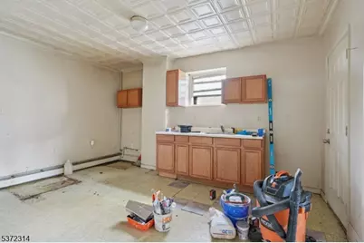 405 N 8th St, Prospect Park, NJ 07508 - Photo 18