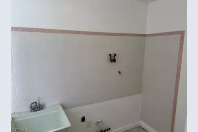 27 Roseland Ave, Roseland, NJ 07068 - Photo 14