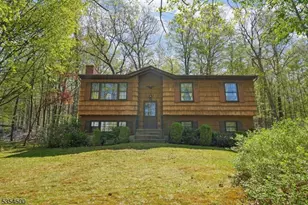 24 Hillsdale Dr, Vernon, NJ 07461 - Photo 1