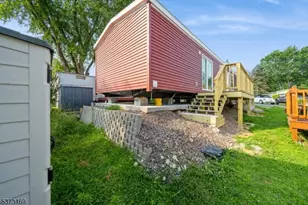 195 W Main St Unit, Chester, NJ 07930 - Photo 20