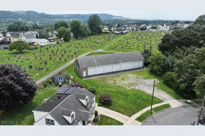 98 Henderson St, Phillipsburg, NJ 08865 - Photo 1