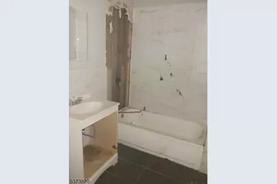 648 S 11th St, Newark, NJ 07103 - Photo 12