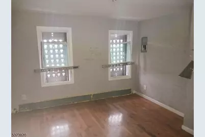 648 S 11th St, Newark, NJ 07103 - Photo 10