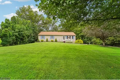 4 Crest Hill Dr, Vernon, NJ 07461 - Photo 1