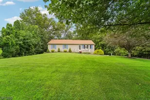 4 Crest Hill Dr, Vernon, NJ 07461 - Photo 1