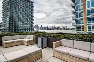 2 Shore Ln, Jersey City, NJ 07310 - Photo 32