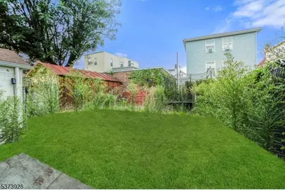 79 Irving St, Newark, NJ 07104 - Photo 28