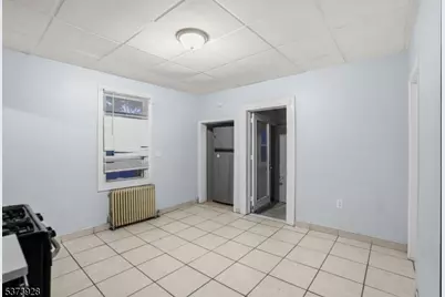 79 Irving St, Newark, NJ 07104 - Photo 18