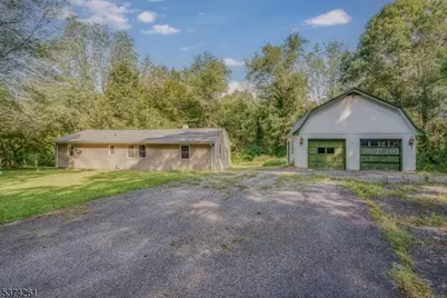 73 Highview Dr, Hampton Township, NJ 07860 - Photo 1