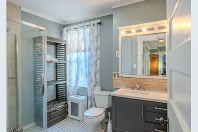 95 Beech St, East Orange, NJ 07018 - Photo 24