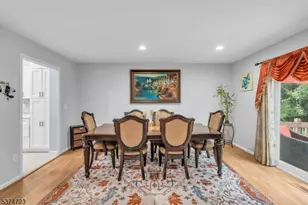 28 Hawthorn Dr, Edison Twp., NJ 08820 - Photo 20