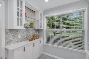 28 Hawthorn Dr, Edison Twp., NJ 08820 - Photo 8