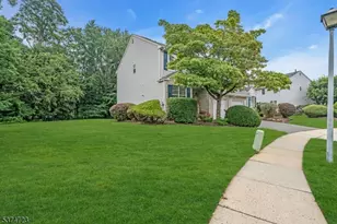 28 Hawthorn Dr, Edison Twp., NJ 08820 - Photo 2