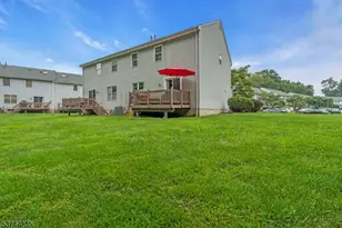 28 Hawthorn Dr, Edison Twp., NJ 08820 - Photo 38