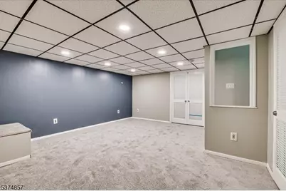 6 Tulip Ct, Edison Twp., NJ 08820 - Photo 34