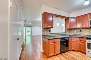 6 Tulip Ct, Edison Twp., NJ 08820 - Photo 10