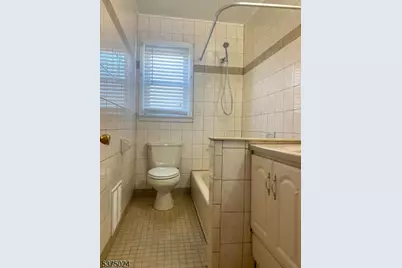 24 Hill Ct, Pompton Lakes, NJ 07442 - Photo 6