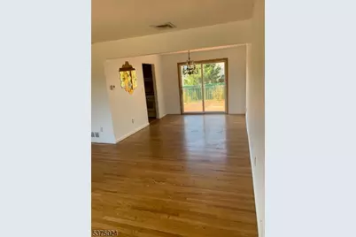 24 Hill Ct, Pompton Lakes, NJ 07442 - Photo 4