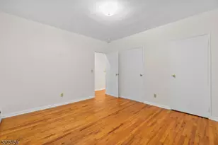 239 Crescent Ln, Cliffside Park, NJ 07010 - Photo 10