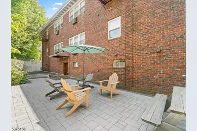 239 Crescent Ln, Cliffside Park, NJ 07010 - Photo 18