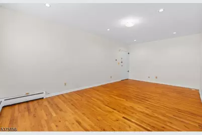 239 Crescent Ln, Cliffside Park, NJ 07010 - Photo 6