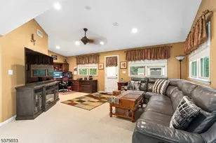 8 Ellen Dr, Rockaway Township, NJ 07866 - Photo 4