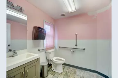 725 N Wood Ave, Linden, NJ 07036 - Photo 10