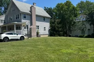 134 Tingley Ln, Edison, NJ 08820 - Photo 2