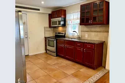1265 Shetland Dr, Union Township, NJ 07083 - Photo 6
