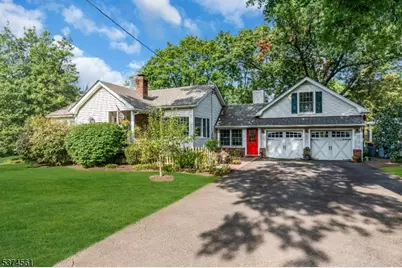 4 Washington Ave, Franklin Township, NJ 08540 - Photo 1