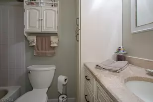 30 Woods Edge Dr, Roxbury Township, NJ 07876 - Photo 14