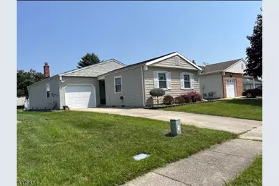 4 Augusta Ct, Berkeley Township, NJ 08757 - Photo 1