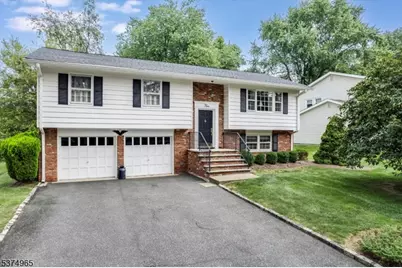4 Williamsburg Dr, Roseland, NJ 07068 - Photo 1