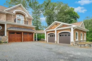 656 Lakeside Ave, Hopatcong, NJ 07821 - Photo 2