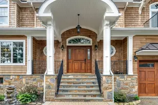 656 Lakeside Ave, Hopatcong, NJ 07821 - Photo 4