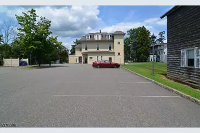 24 Mine St, Flemington, NJ 08822 - Photo 4