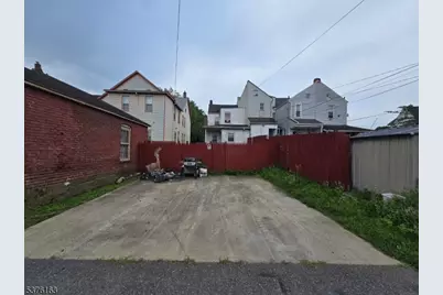 21 Railroad Ave, Phillipsburg, NJ 08865 - Photo 24