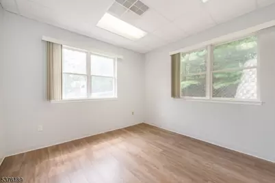 504 Hamburg Tpke, Wayne, NJ 07470 - Photo 2