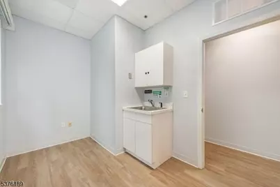 504 Hamburg Tpke, Wayne, NJ 07470 - Photo 10